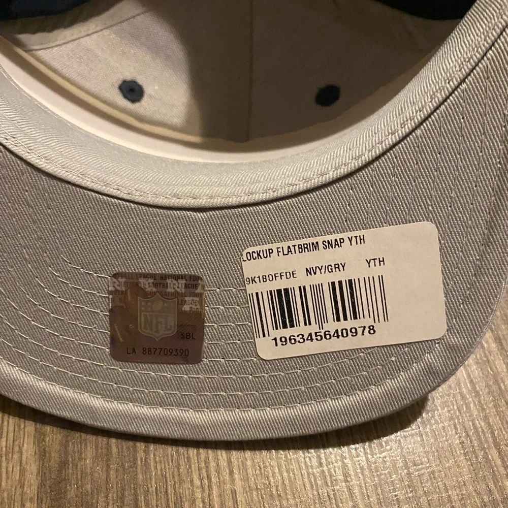 NEW - Youth NFL Dallas Cowboys Navy/Silver Lock Up Snapback Hat